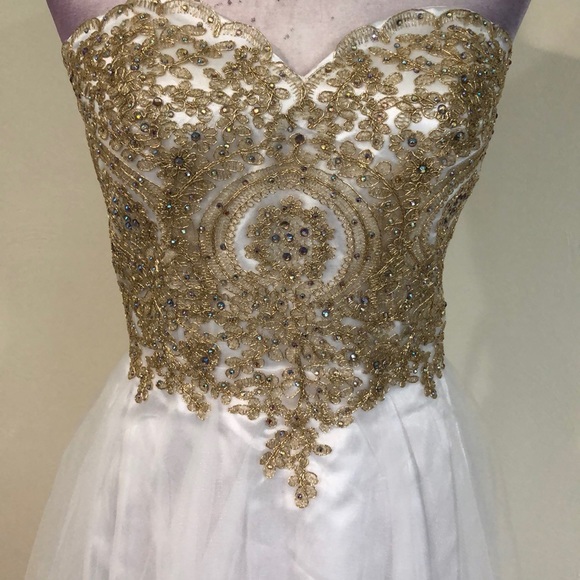 Chiffon Beads and Embroidered wedding gown mini - Picture 5 of 13